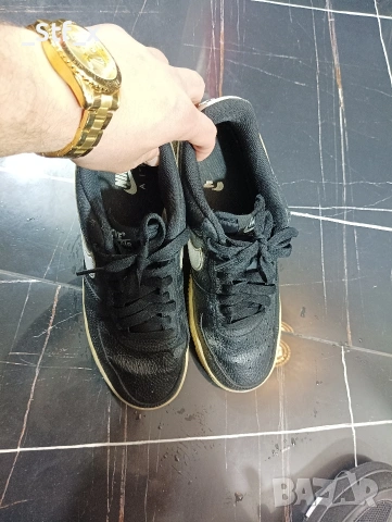 Nike обувки оригинални черни нямат забележки , снимка 2 - Маратонки - 54495036