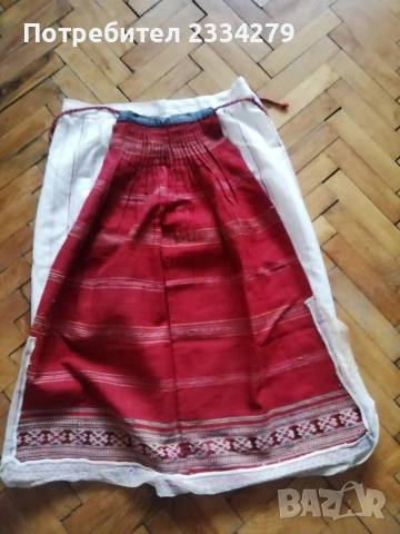 Доаната част на традиционна носия фуста или част от,,сая". 