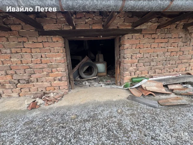 Двуетажна къща 130 кв.м, двор 770 кв.м, река Янтра - с. Белцов, снимка 17 - Къщи - 55240802