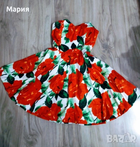 Дамска рокля с рози
