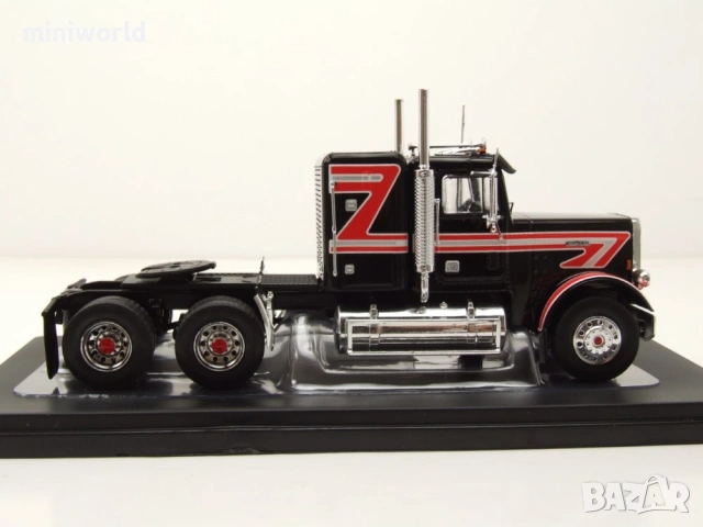 Freightliner FLC 120 64 T влекач 1977 - мащаб 1:43 на IXO Models моделът е нов в PVC дисплей-кейс, снимка 5 - Колекции - 54701060