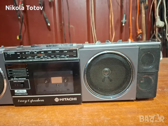 Продава се касетофон Hitachi TRK-6701L, снимка 3 - Радиокасетофони, транзистори - 55388798