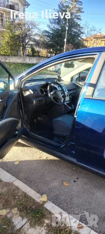 Продавам Toyota Corolla Verso, снимка 13 - Автомобили и джипове - 55425697