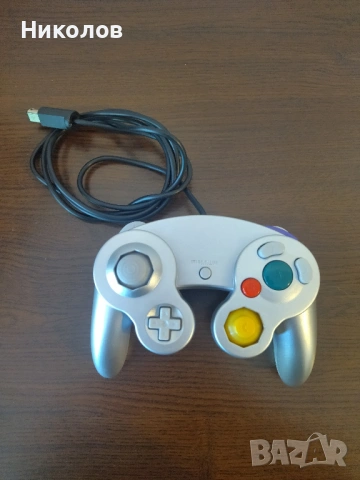 Продавам джойстик за конзола Nintendo Gamecube