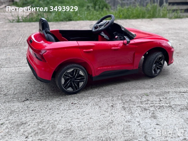 Акумулаторна кола Audi RS e-tron, снимка 4 - Детски велосипеди, триколки и коли - 54466657