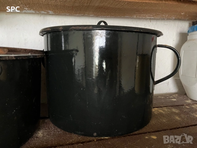 Големи тенджери за варене на буркани