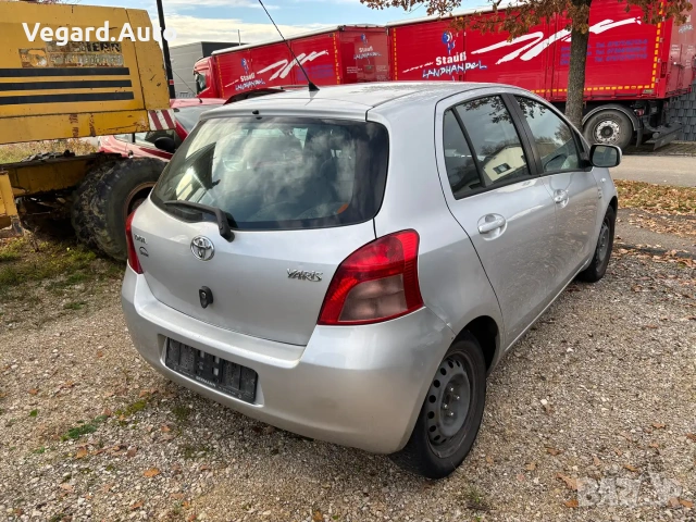 Toyota Yaris II 1.0i 68к.с. 2008г се продава на части, снимка 3 - Автомобили и джипове - 55085917