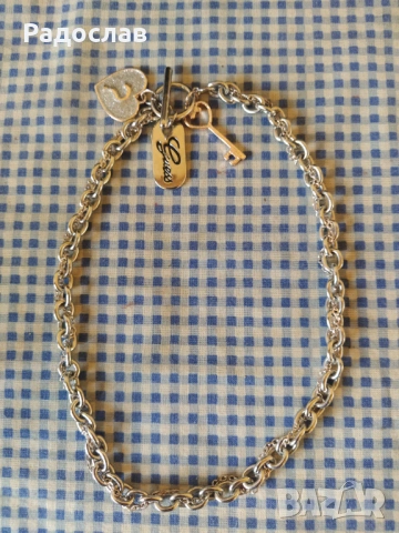 синджир с висулки Guess