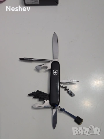 Лот ножове victorinox- limited 2019, cybertool, minichamp, alox cadet, снимка 11 - Ножове - 54002066
