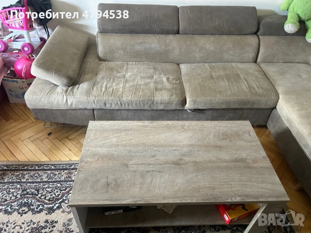 Ъглов разтегателен диван + табуретка + маса – запазен няма скъсано протрито , снимка 6 - Дивани и мека мебел - 54173134