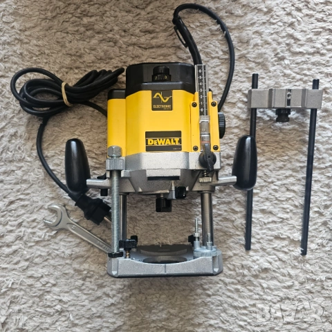 Dewalt DW625E 2 kW оберфреза, снимка 2 - Други инструменти - 54633127