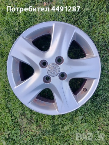 Toyota Yaris 15, снимка 5 - Гуми и джанти - 54334442