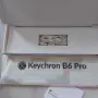 Премиум безжична клавиатура Keychron B6 Pro Ultra-Slim (Retro Red) – Пълен комплект, снимка 7
