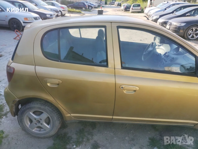 Toyota Yaris 1.3, снимка 5 - Автомобили и джипове - 54498638
