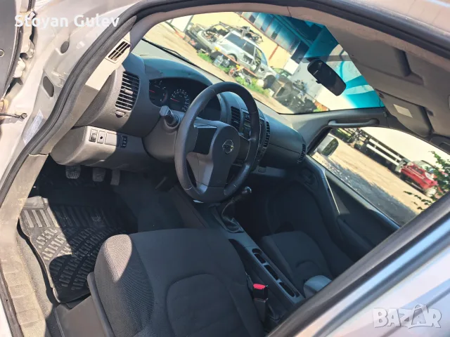 Нисан Навара 2.5dci-174коня, снимка 8 - Автомобили и джипове - 55419374