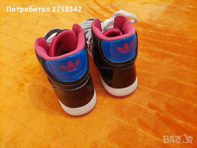 кецове Adidas, снимка 2 - Кецове - 54574188