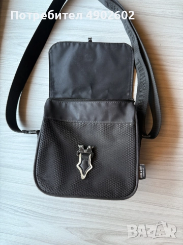 Продавам мъжка чанта Trapstar. , снимка 3 - Чанти - 55473149
