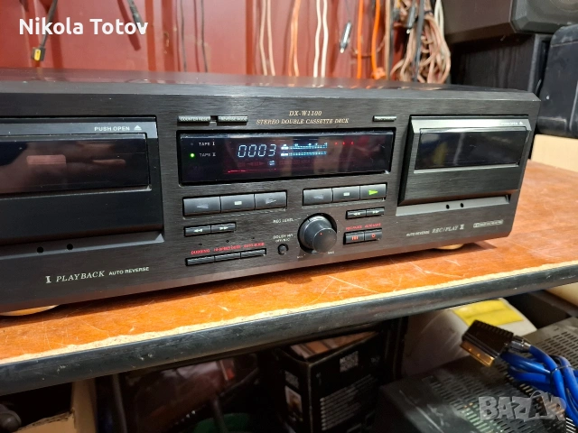 Продава се двукасетен дек Akai DX-W1100., снимка 3 - Декове - 54457808