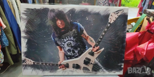 Michael Angelo Batio с неговата Dean Double Guitar картина, снимка 2 - Китари - 54555528