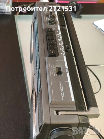 Радиокасетофон Hitachi TRK-6830E, снимка 3 - Радиокасетофони, транзистори - 54649061