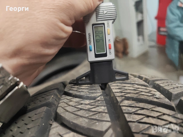 2бр.зимни гуми 225/70/15C Continental, снимка 2 - Гуми и джанти - 54063286