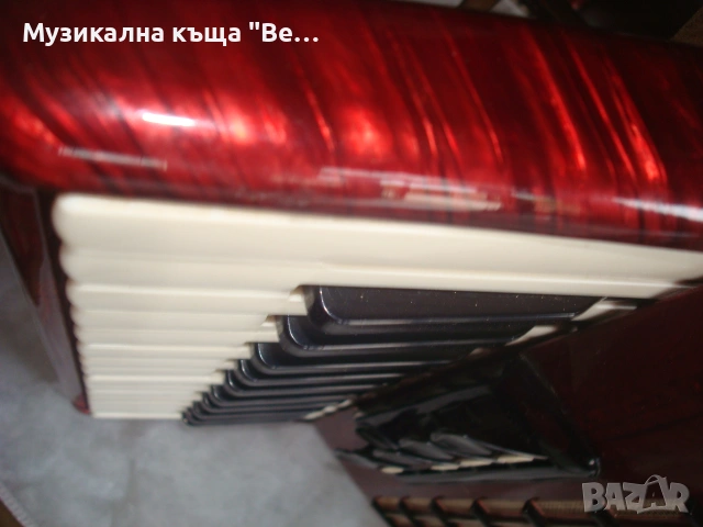 Акордеон Велтмайстер Стела 40 баса с куфар, снимка 6 - Акордеони - 55267389