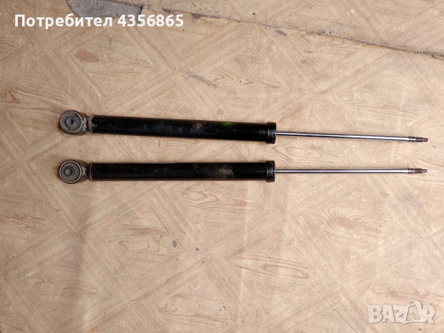 Продавам задни амортисьори за голф 4 дизел 1.9 два броя 