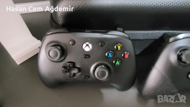 Xbox Series S with 4 Controllers and Accessories + 1 Month of Gamepass Ultimate, снимка 5 - Xbox конзоли - 54893473