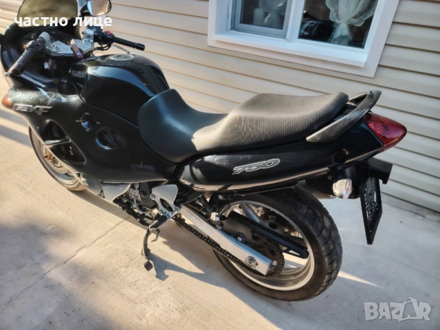 Suzuki GSX750F катана на части, снимка 10 - Мотоциклети и мототехника - 54782115