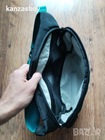 new balance essentials waist bag - страхотна спортна чанта НОВА БЕЗ ЕТИКЕТИ, снимка 9 - Чанти - 54401766