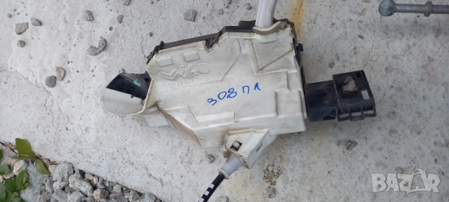 Брава врата Peugeot 308, снимка 2 - Части - 54401468