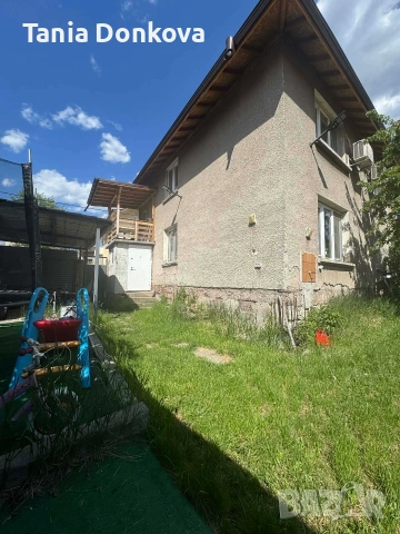 Двуетажна къща Перник Ралица, снимка 8 - Къщи - 55003621