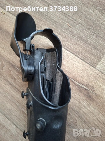 Кобур за Глок 17 с фенер Safariland, снимка 4 - Оборудване и аксесоари за оръжия - 54228028