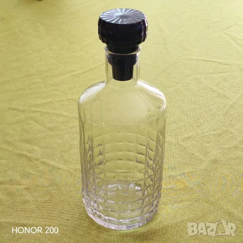 Стъклена гарафа. 