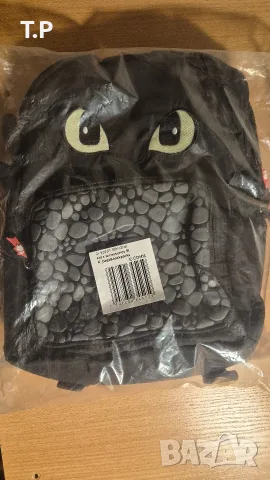 Чисто нова раница. How to Train your Dragon- 31см× 23см×11см.- 10€ Нов часовник за бюро- 10€ 