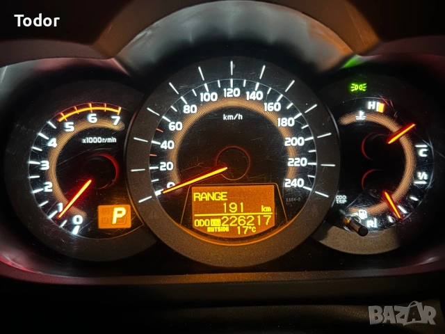 Toyota RAV4 2.2D 4x4 AC, снимка 12 - Автомобили и джипове - 54251205