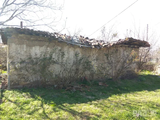 Дворно място 805 кв.м. с вписани сгради в кадастъра, снимка 2 - Парцели - 55373015