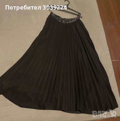 Черна велурена пола