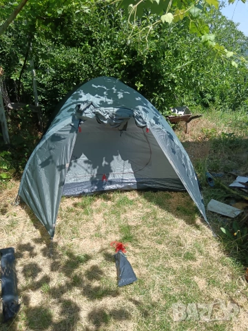 Двуслойна триместна  палатка High Peak