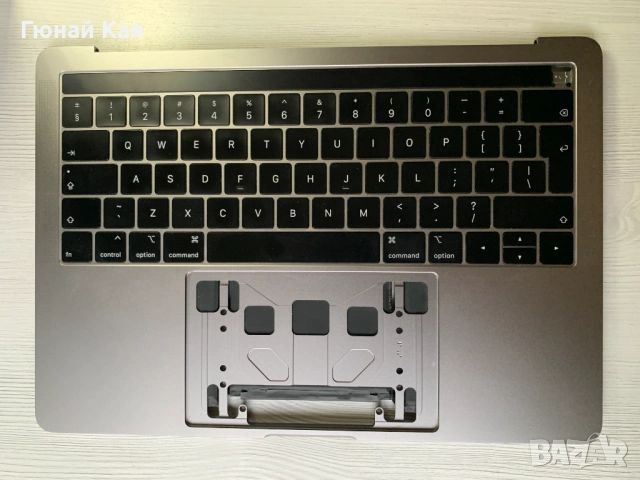 На части MacBook Pro 13" (2019), модел A2159 (два Thunderbolt 3 порта)