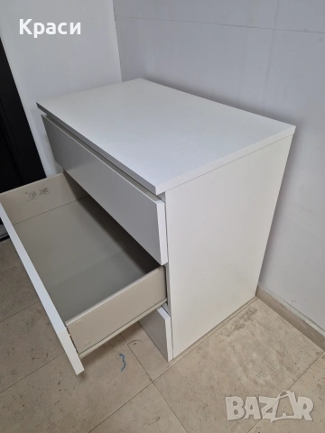 Скрин IKEA MALM с 3 чекмеджета в бял цвят и изчистен скандинавски дизайн., снимка 2 - Скринове - 54995783