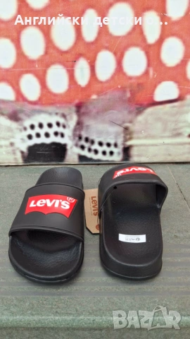 Английски детски  чехли Levi's, снимка 8 - Детски джапанки - 54368827