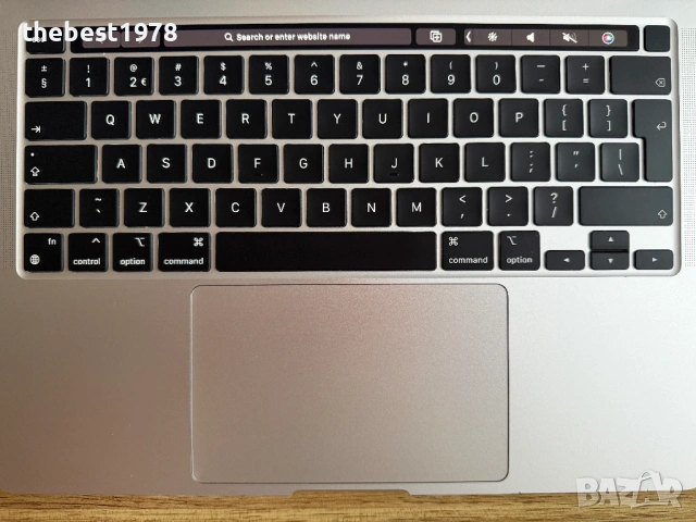 MacBook Pro 13 M1`8 Cpu/8 Gpu/16GB RAM/256GB SSD/Бат 18ч, снимка 3 - Лаптопи за игри - 54527219