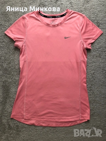Дамска тениска Nike, снимка 2 - Тениски - 54902198