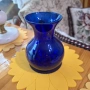 Синя стъклена вазичка, снимка 1