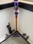 Dyson V8 Absolute – Безжична Вертикална Прахосмукачка, 425W, до 40 мин!, снимка 1