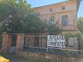 ПРОДАВАМ имот в супер центъра на с. Тополово с лице към централната улица и площ от 877 кв.м, снимка 3