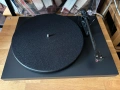 Грамофон Pro-Ject Debut Carbon EVO, снимка 2