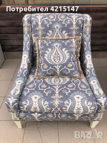 фотьойл от "Lillian August" Dudley 32" Wide Armchair