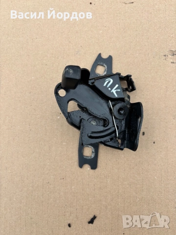 Брава Преден капак за Поло 3 / Заключващ Механизъм преден капак VW Polo 3